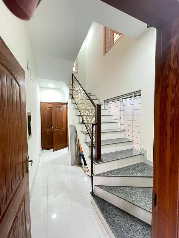 Luxurious 9 Marla Corner House with Gas for Sale in AA Block, Sector D, Bahria Town Lahore 12