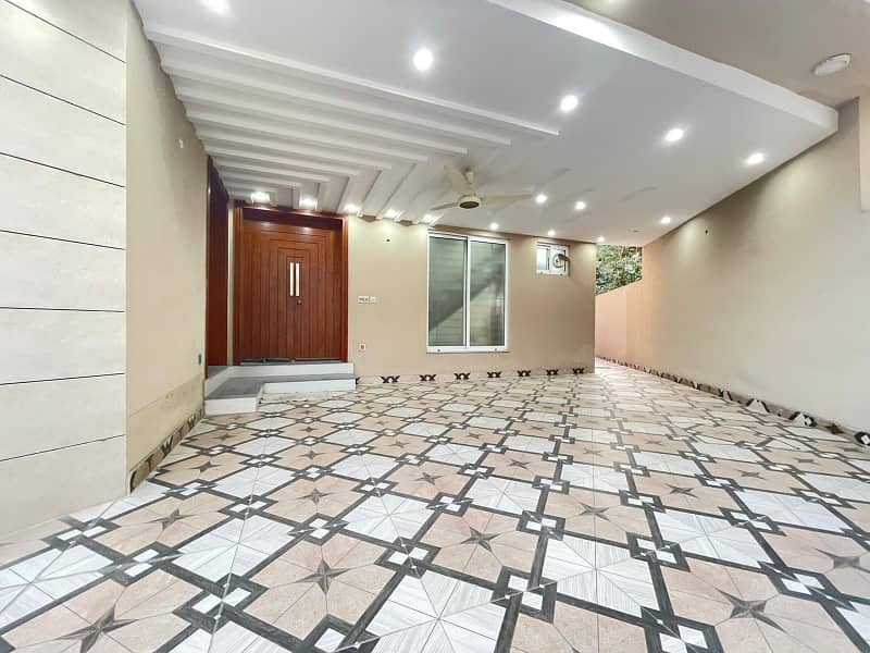 Luxurious 9 Marla Corner House with Gas for Sale in AA Block, Sector D, Bahria Town Lahore 13
