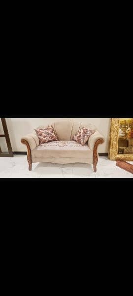 7 seater wooden sofa in  excellent  quality  and condition 2