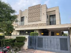 10 Marla Fully Slightly use Modern Design Beautiful Bungalow For Sale In DHA Phase 6 block D Lahore