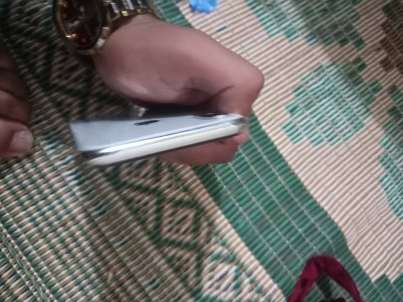 Iphone Xs(256) white LLA  Non PTA 4