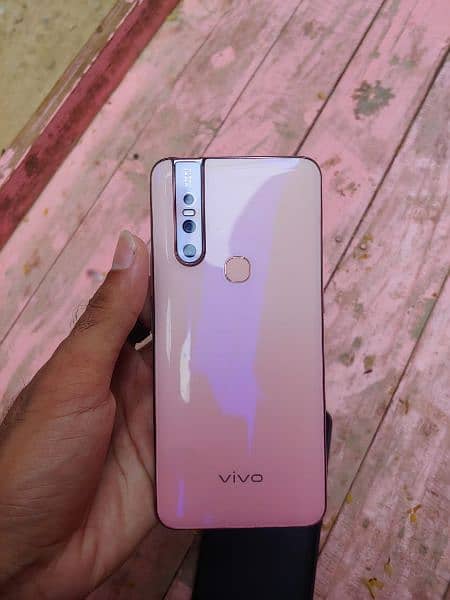 vivo v15 8 256 he koi masla nhi he kit mobile he 7