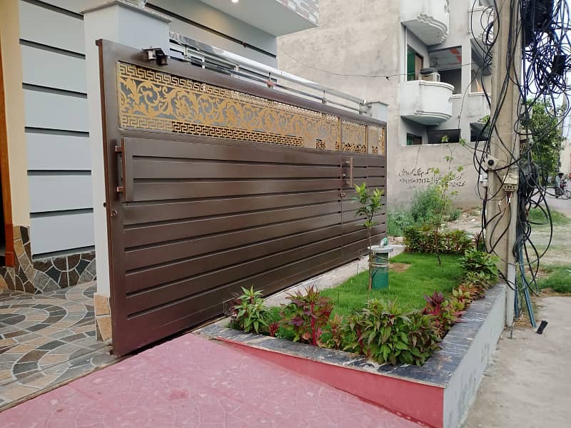 10 marla BRAND NEW DOUBLE STORY HOUSE AVAILABLE FOR SALE IN SOAN GARDEN ISB NEAR TO ISB HIGHWAY 20