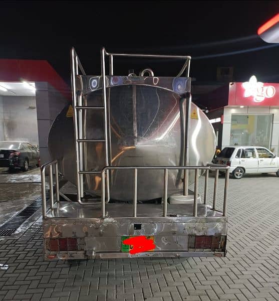 Isuzu NKR Milk Tanker truck 5500 ltr 2