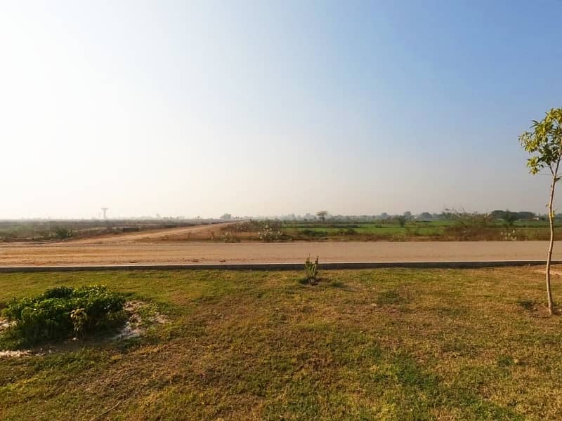 Ideal On Excellent Location Residential Plot For Sale In LDA City Phase 1 - Block Q 4
