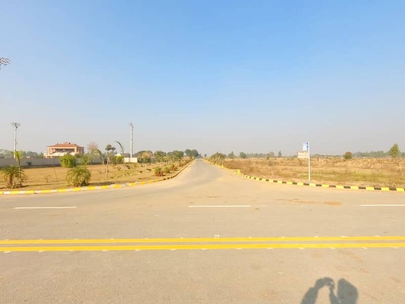 Ideal On Excellent Location Residential Plot For Sale In LDA City Phase 1 - Block Q 9