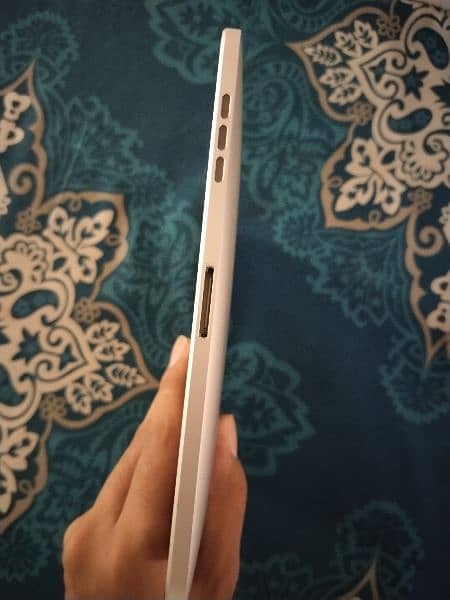 Apple iPad 64GB battery damaged needs to replace or best for parts 4