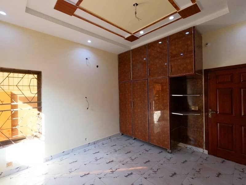 A House Of 10 Marla In Rs. 27000000 12