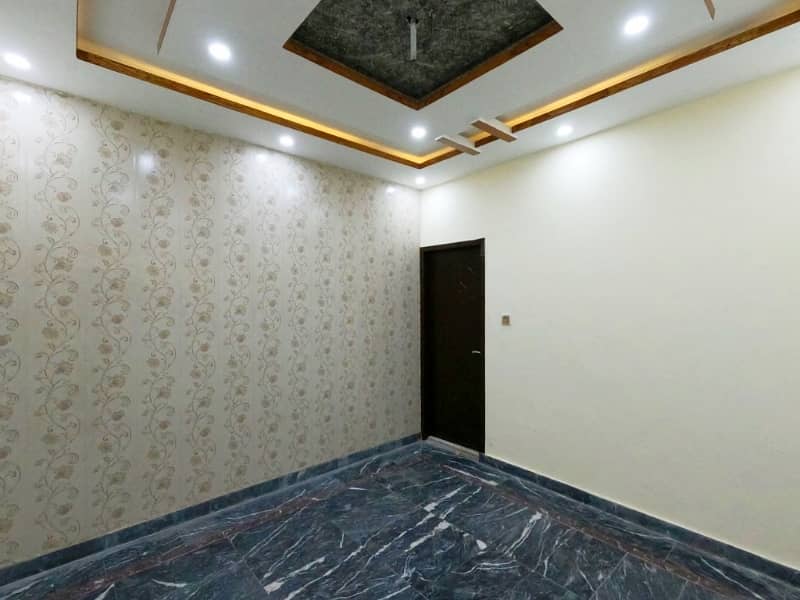 A House Of 10 Marla In Rs. 27000000 28
