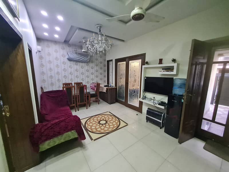 5 Marla Fully Furnished Lower Portion with Gas for Rent in BB Block, Sector D, Bahria Town Lahore at 50k 3