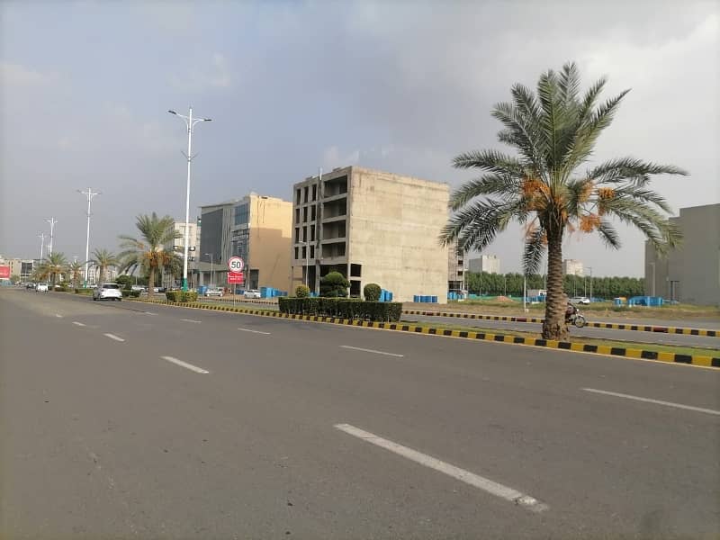 1 kanal plot for sale in DHA. 1