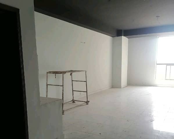 Prime Location 600 Square Feet Office available for rent in Main Boulevard Gulberg if you hurry 4