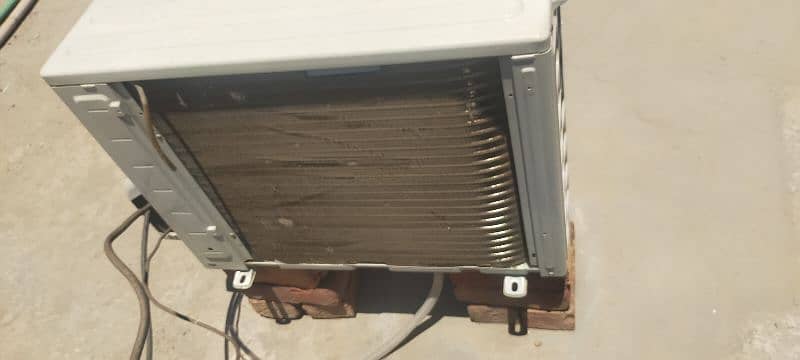 1 ton DC Inverter heat and cool working very good 2