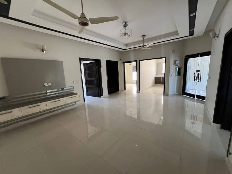 Modern 11 Marla Upper Portion for Rent in Gulbahar Block with Gas Facility! 0