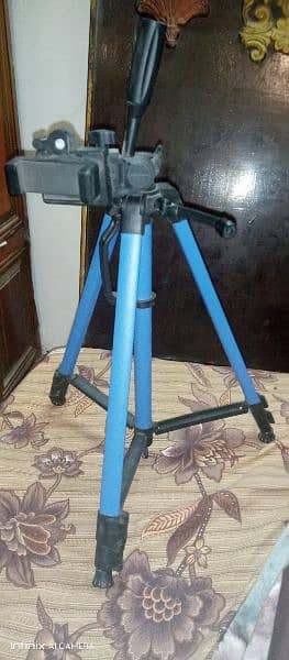 7 feet high quality tripod stand 0