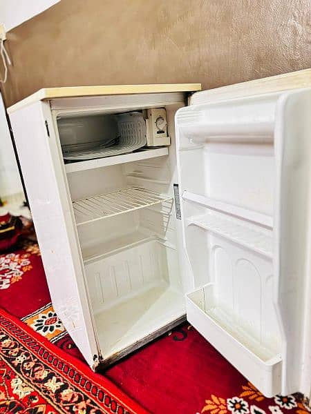 mini refrigerator 1