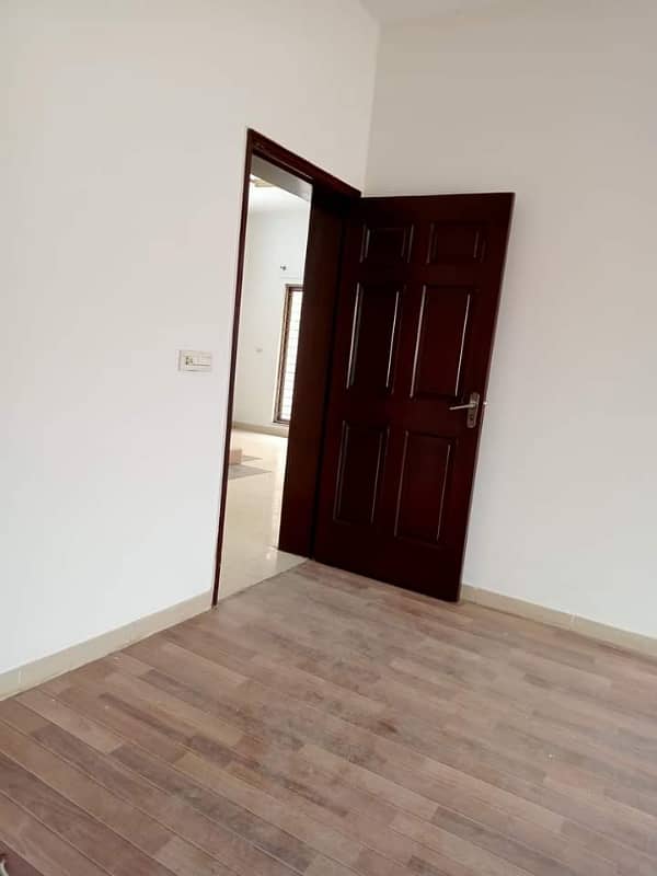 House available for Rent in Askari 11 sec-A Lahore. . . 5