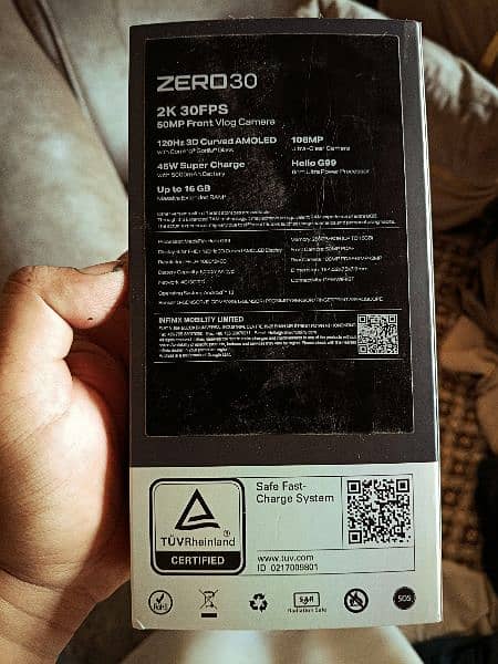 Infinix Zero 30 in Lush Condition 10/10 8+8/256 GB with Warranty 9