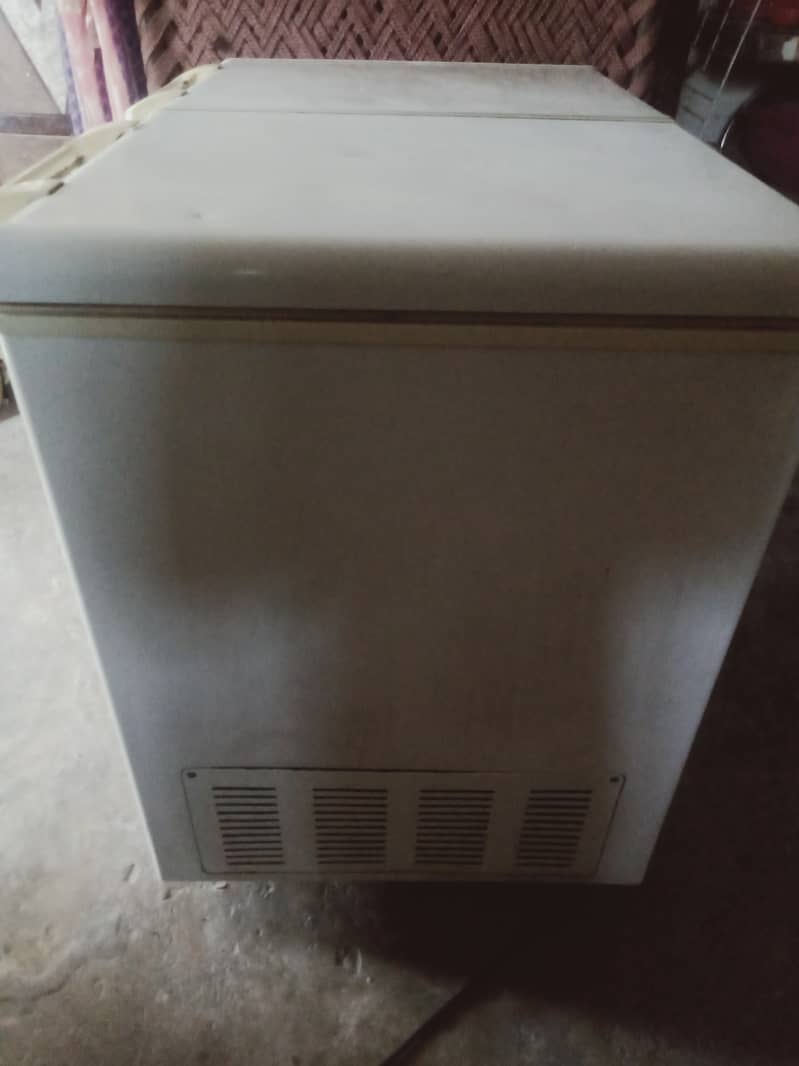 Haier Deep Freezer HDF-325H Model 3