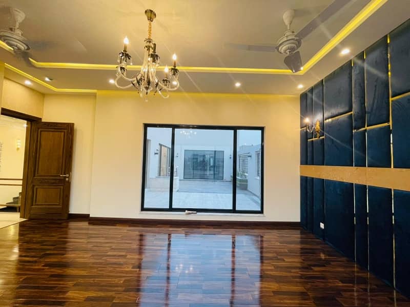20 Marla Upper Portion For rent In Beautiful DHA Phase 8 - Ex Air Avenue 0