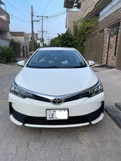 Toyota Corolla GLI 2018 (super white)contact no 03/07.512/35/31 0