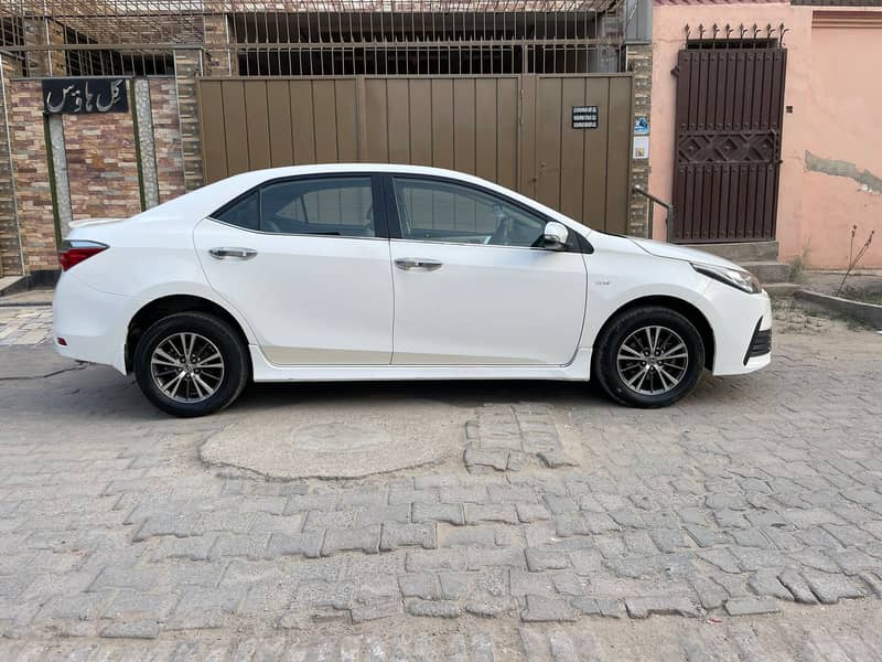 Toyota Corolla GLI 2018 (super white)contact no 03/07.512/35/31 2