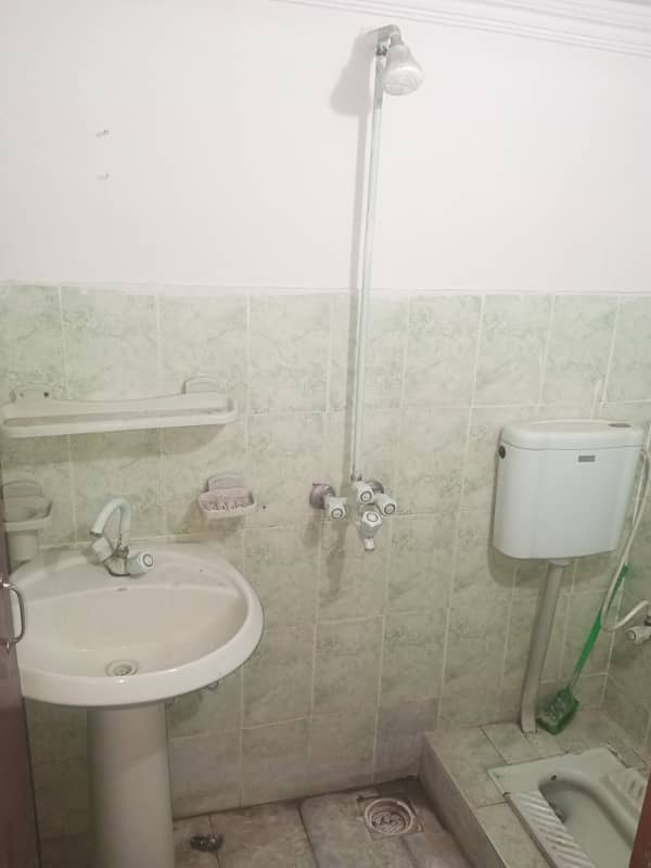 4.5 Marla Upper portion For rent available in shadab colony main ferozepur road Lahore 4