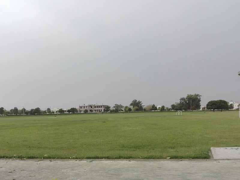 Premium 10 Marla Residential Plot Is Available For sale In Faisalabad 8