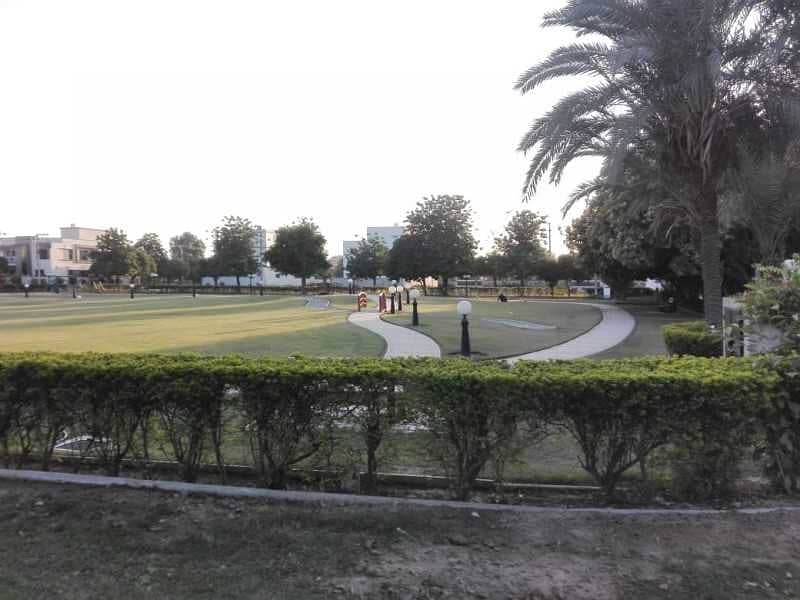 Premium 10 Marla Residential Plot Is Available For sale In Faisalabad 9