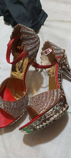 bridal shadi heel size 9. . 1