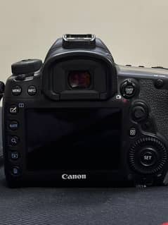 canon 5D Mark IV with 2 lenses, digital flash and much more