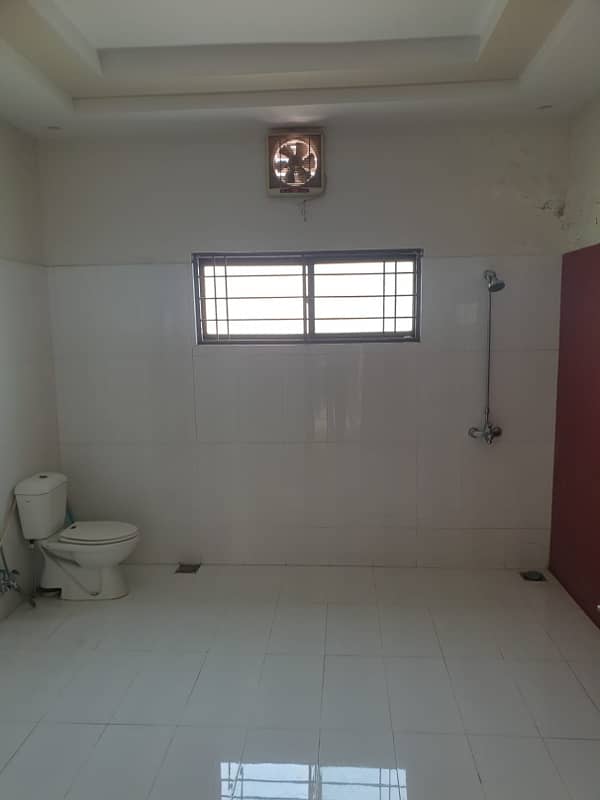 DHA Kanal Upper Portion with 3 Bedrooms for Rent in Phase 3 XX | Separate Entrance & Gas/Electricity Meter 4