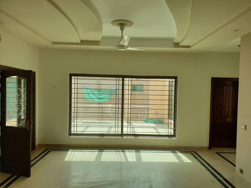DHA Kanal Upper Portion with 3 Bedrooms for Rent in Phase 3 XX | Separate Entrance & Gas/Electricity Meter 15