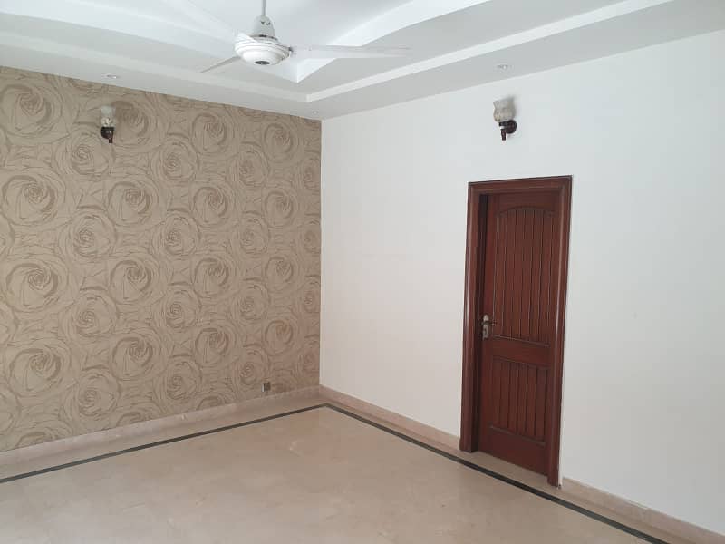 DHA Kanal Upper Portion with 3 Bedrooms for Rent in Phase 3 XX | Separate Entrance & Gas/Electricity Meter 19