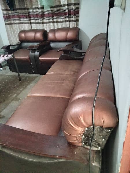 Sofa & Chairs 4