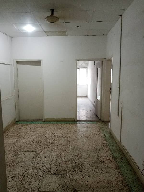 3 Bed lounge not driving rom office 1st floor after mezzanine floor 3 washroom 2 kichan in DHA phase 2 ext 5