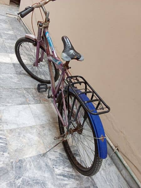 3 bycycle for sale , condition normal ha , chalti condition ma Hain 2