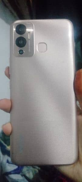 infinix hot play 11 MObile one hand use 3