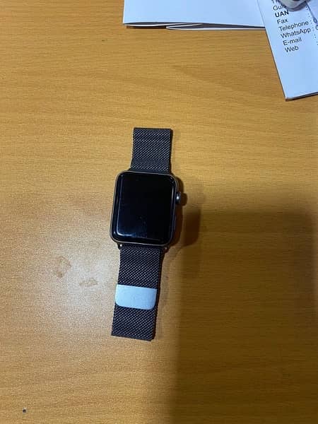 APPLE WATCH SERIES 3 (42 mm) in good condition 3