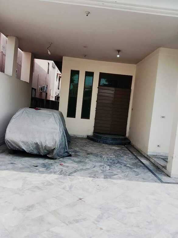 One Kanal Upper Portion House For Rent in DHA Phase 4 Lower Portion Lock. 5