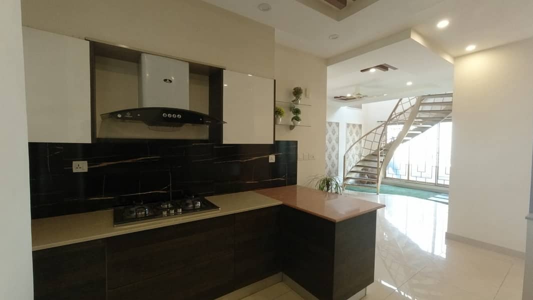 Brand New 3 Bed Penthouse For Sale In Askari 11 Lahore 30