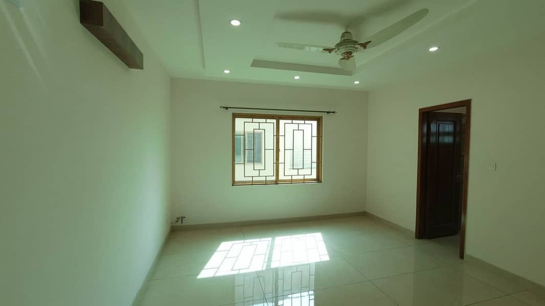 Brand New 3 Bed Penthouse For Sale In Askari 11 Lahore 23