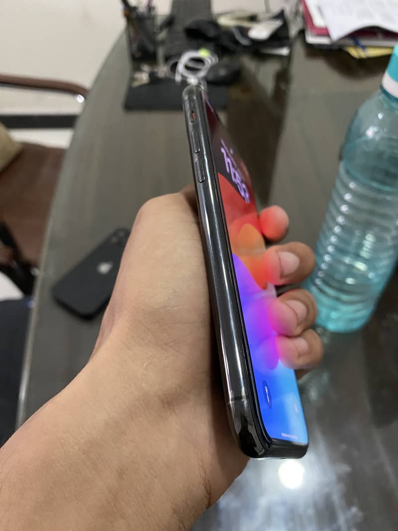 Iphone 11 Pro 256 gb PTA Approved 3