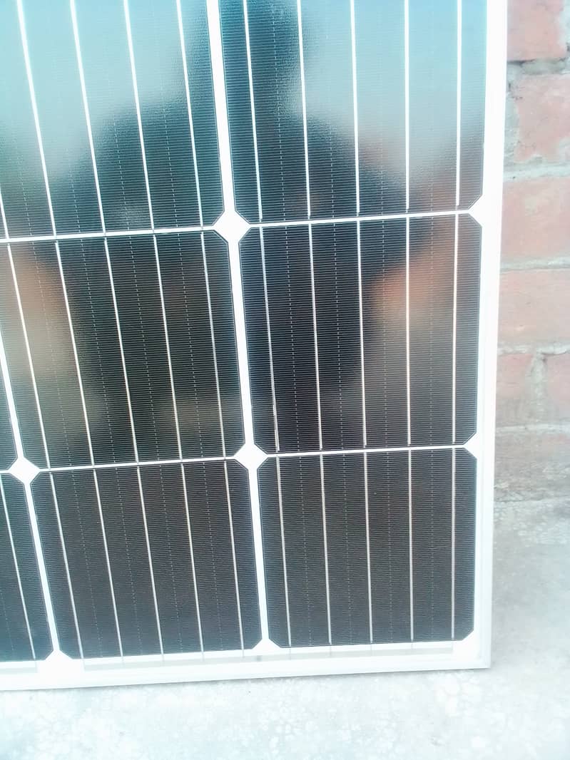 6 months used ,150 watt new condition Solar plate just RS 9000 3