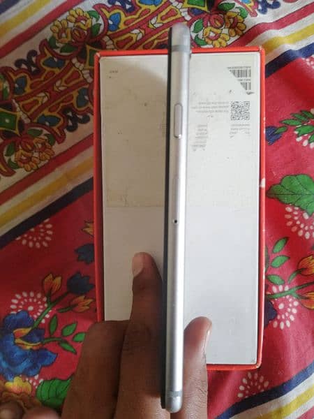 iphone 6. . . Pta approved . . . 64GB 4