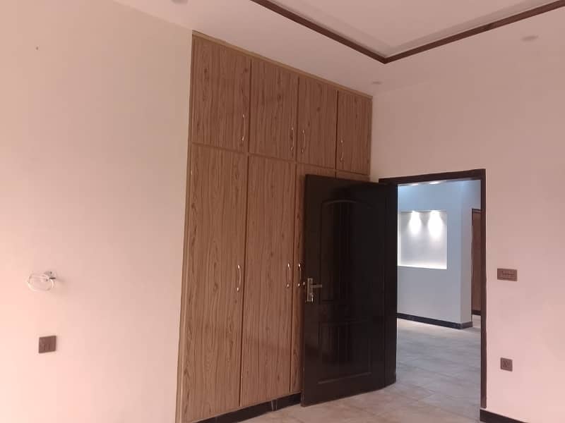 Ideal On Excellent Location House Is Available For sale In Lahore 6