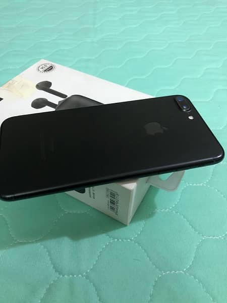 iphone 7 plus 32gb  (JV) Pta proved Good condtion/ALL OK 7