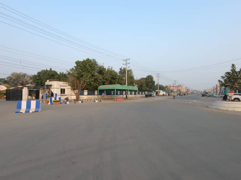Get Your Hands On On Excellent Location Residential Plot In Lahore Best Area 8