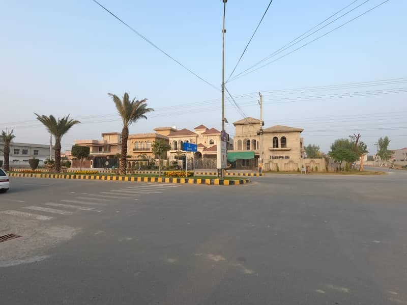 Get Your Hands On On Excellent Location Residential Plot In Lahore Best Area 13