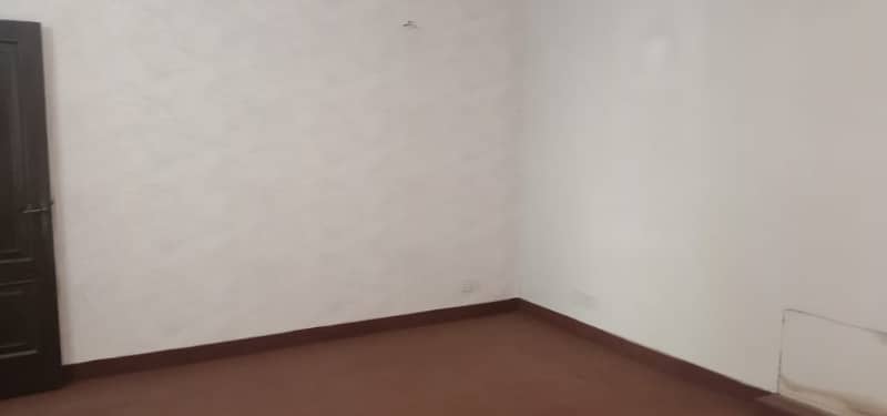 Separate kanal Upper Portion Available For Rent in DHA Phase 1 4